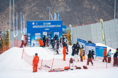 2025-2026赛季全国单板自由式大跳台及坡面障碍技巧U系列比赛收官之战富龙站圆满落幕